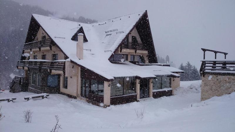Taverna Pietrei Craiului Zarnesti Exterior photo