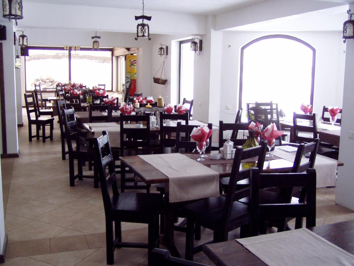 Taverna Pietrei Craiului Zarnesti Exterior photo